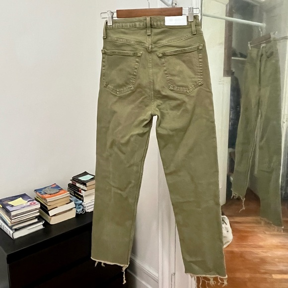 RE/DONE
70s High-Rise Stove Pipe Jeans - Washed Sage - Picture 8 of 12